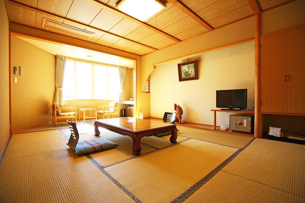 Nakajimaya Ryokan โนซาวะออนเซ็น ภายนอก รูปภาพ