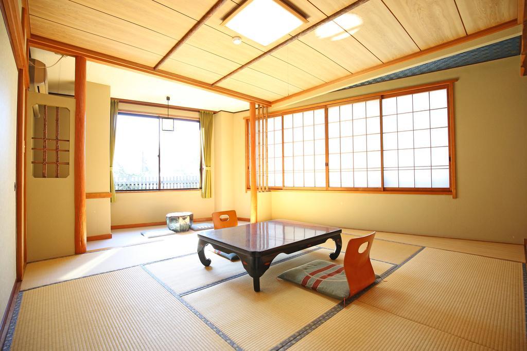 Nakajimaya Ryokan โนซาวะออนเซ็น ภายนอก รูปภาพ