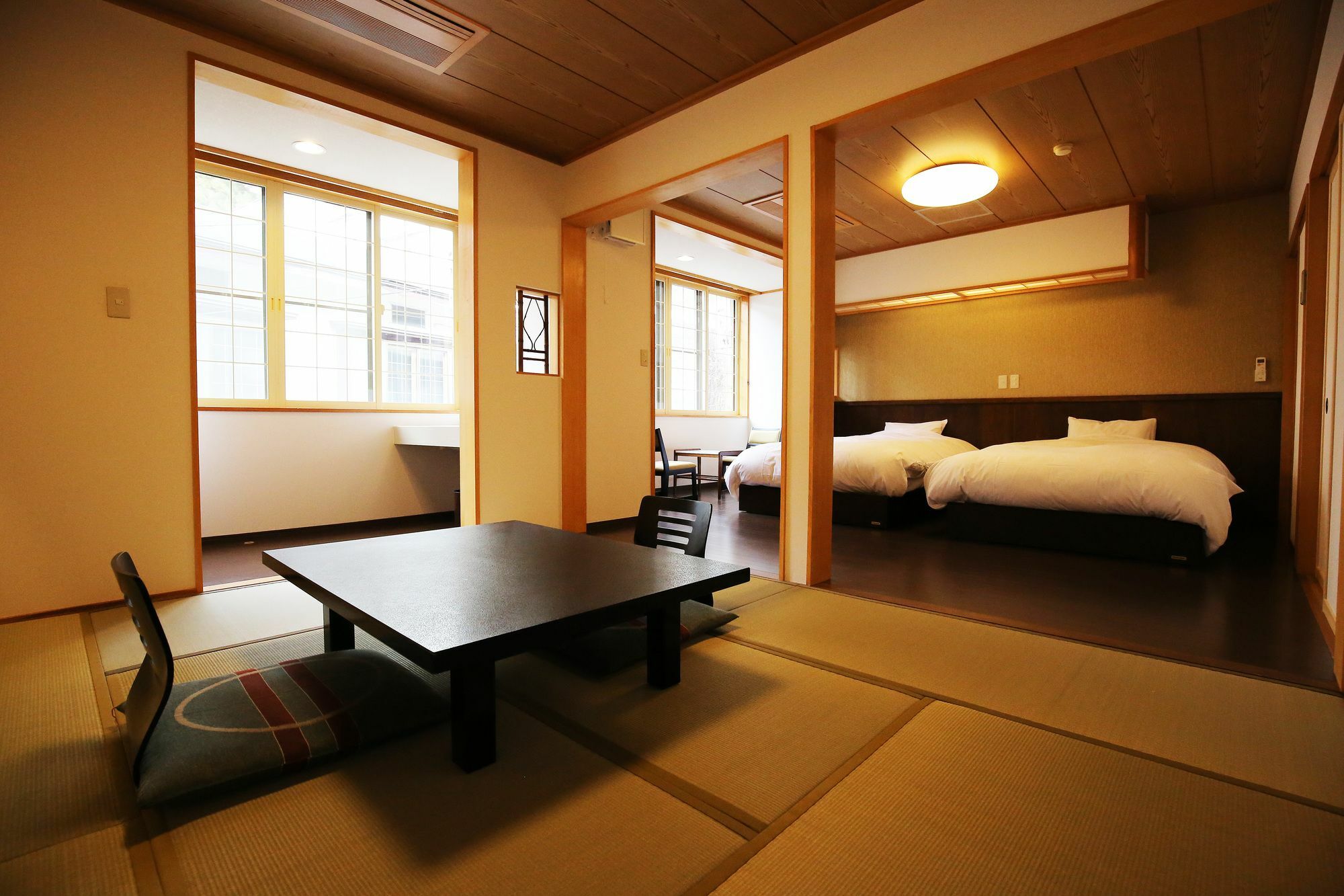 Nakajimaya Ryokan โนซาวะออนเซ็น ภายนอก รูปภาพ